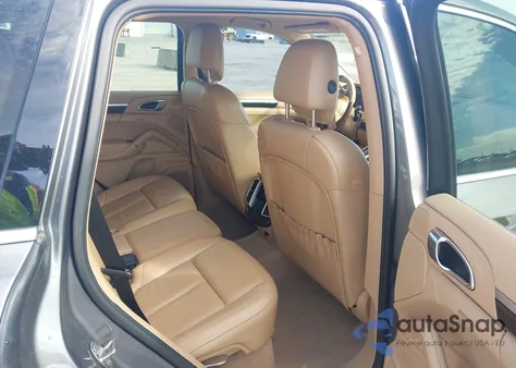 2012 Porsche Cayenne z USA, uszkodzony, nr VIN WP1AA2A28CLA10497